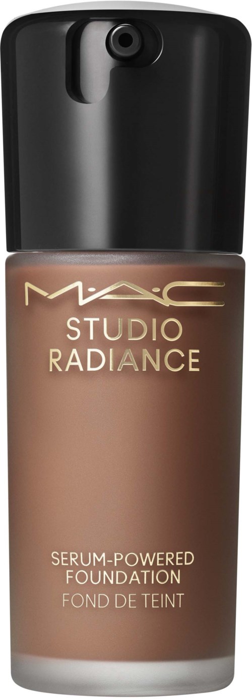 Eine Flasche MAC Studio Radiance Serum-Foundation mit schwarzem Pumpkopf.