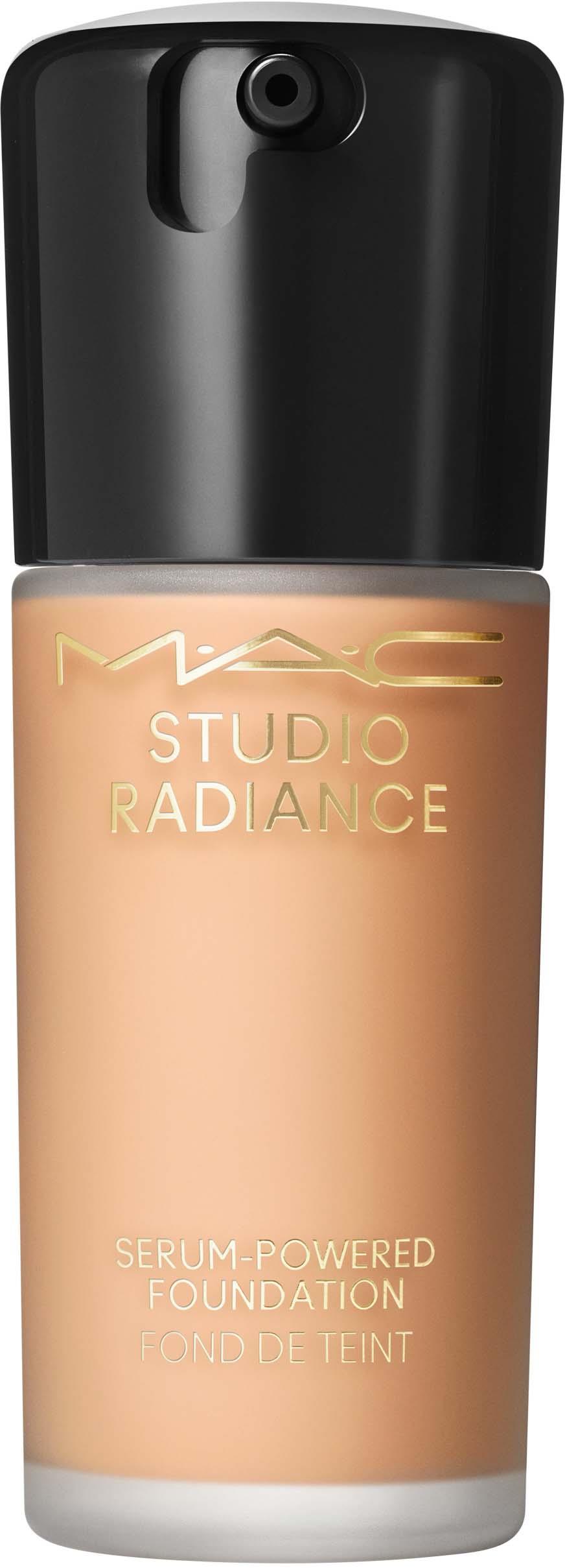 MAC Cosmetics Studio Radiance Serum-Powered Foundation Nw22