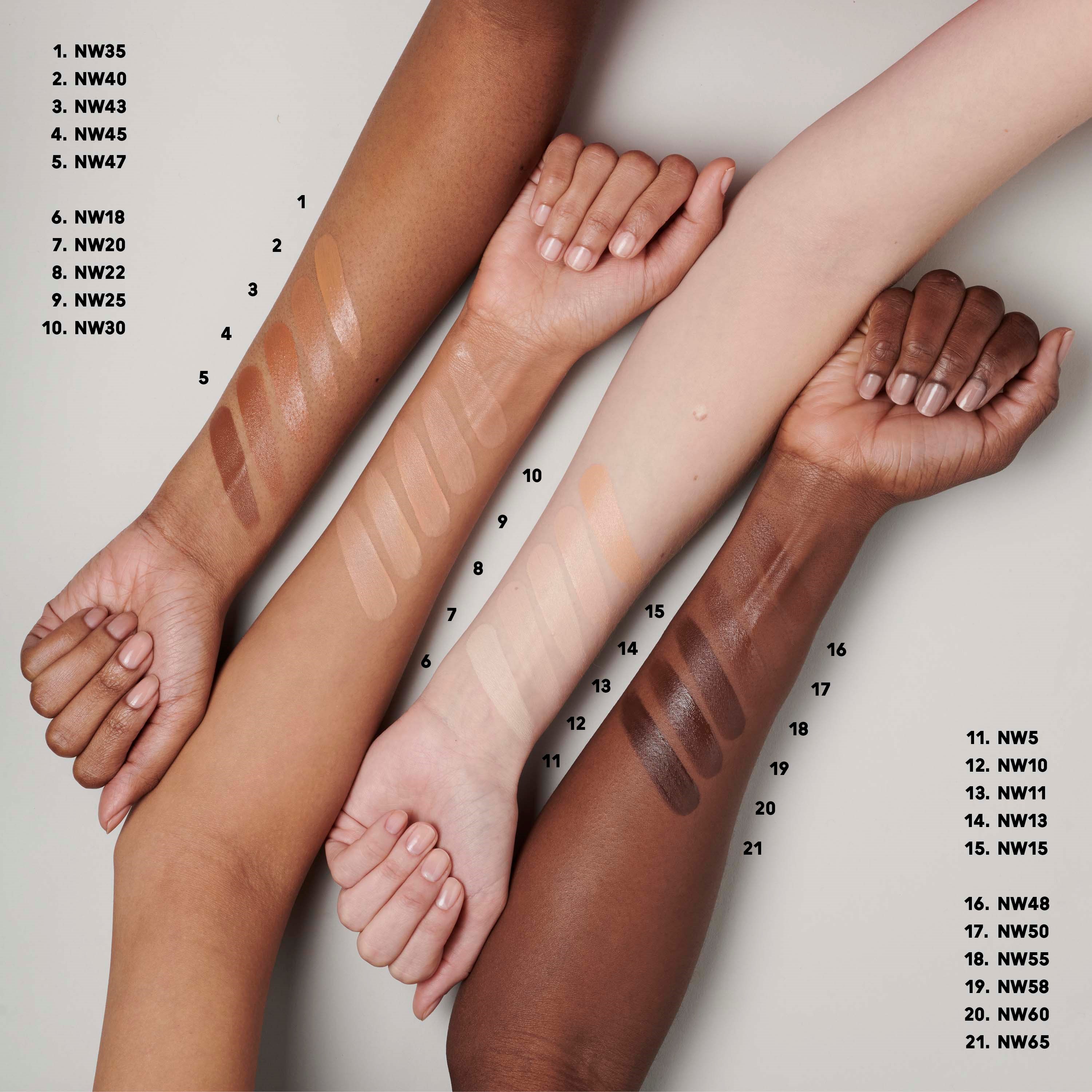 MAC Cosmetics Studio Radiance Serum-Powered Foundation Nw40 (obrázok 4)