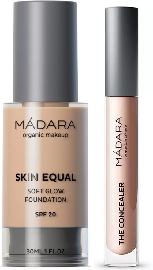 Zwei Make-up-Produkte in Flaschen, eines ist Foundation und das andere Concealer, beide mit Madara Organic Makeup.