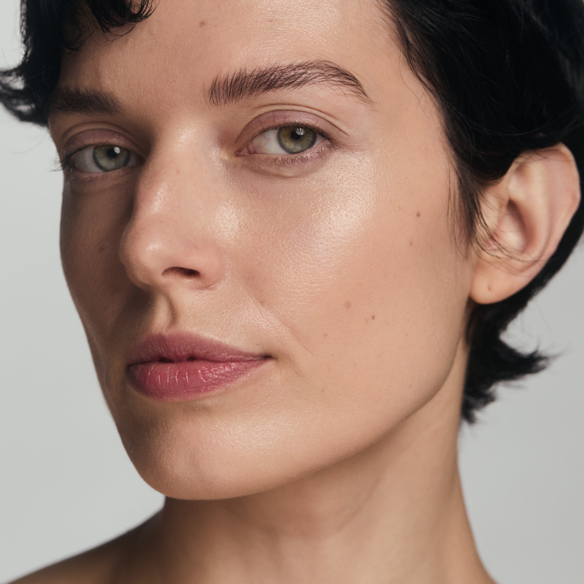 Mádara CC GO Tinted Ceramide CC Stick SPF30 #35 True Beige (obrázok 5)