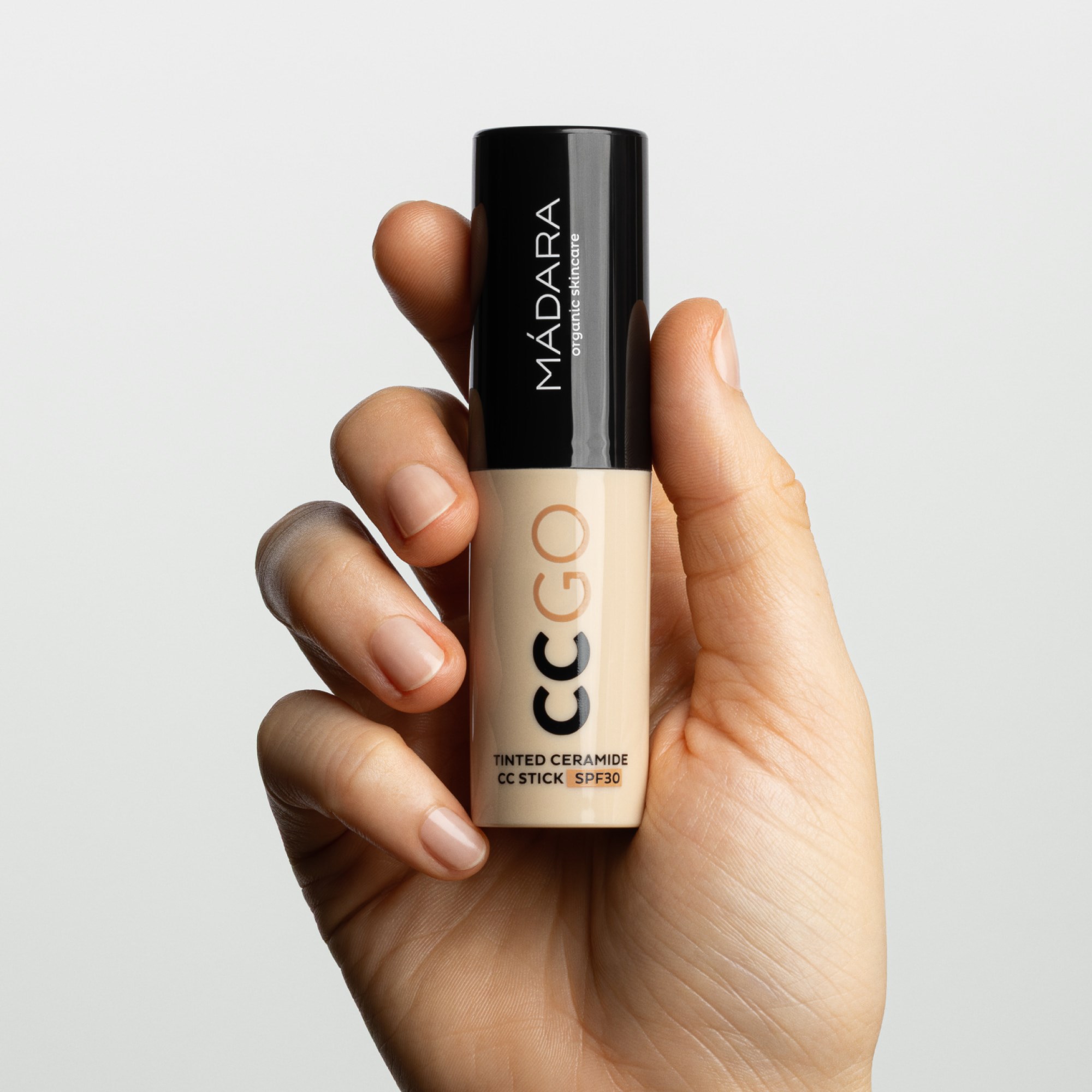 Mádara CC GO Tinted Ceramide CC Stick SPF30 #35 True Beige (obrázok 6)