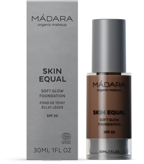 Eine Flasche Mádara Skin Equal Foundation neben ihrer Schachtel, mit SPF 20, 30 ml.
