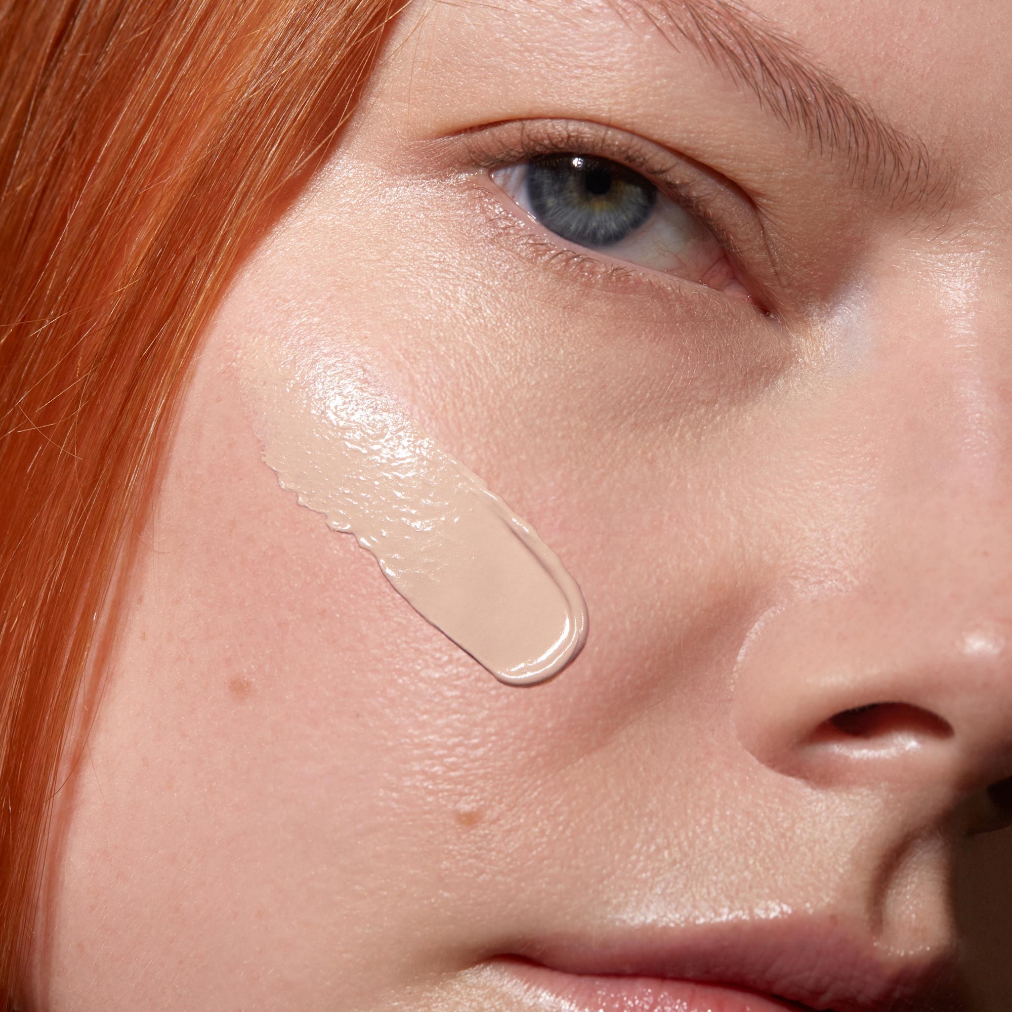 Alternativ bild 1 för Mádara Skinonym Semi-Matte Peptide Foundation 30 Rose Ivory