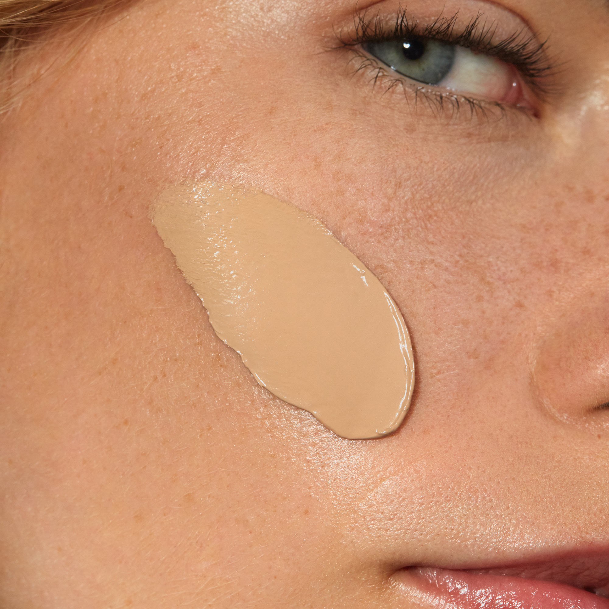 Alternativ bild 1 för Mádara Skinonym Semi-Matte Peptide Foundation 40 Sand
