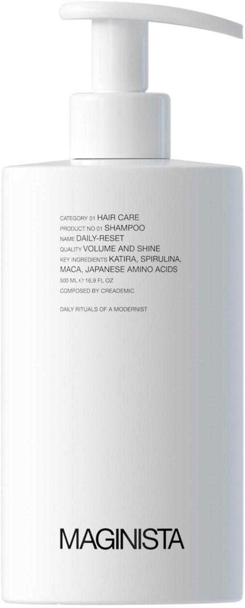 En hvid shampoo-flaske med pumpe, mærket til hårpleje, indeholdende ingredienser som spirulina og aminosyrer.