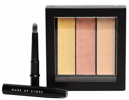 En makeup-palett med tre nyanser och en borste från Make Up Store.