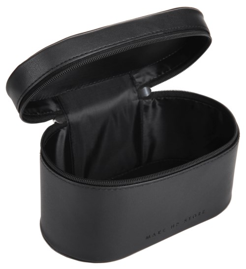 En svart oval koffert med glidelås, åpen for å vise et tomt, glatt innside.