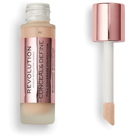 Eine Foundation-Flasche mit rosafarbener Kappe und eine Concealer-Applikator mit rosafarbenem Deckel und beigem Schwamm.