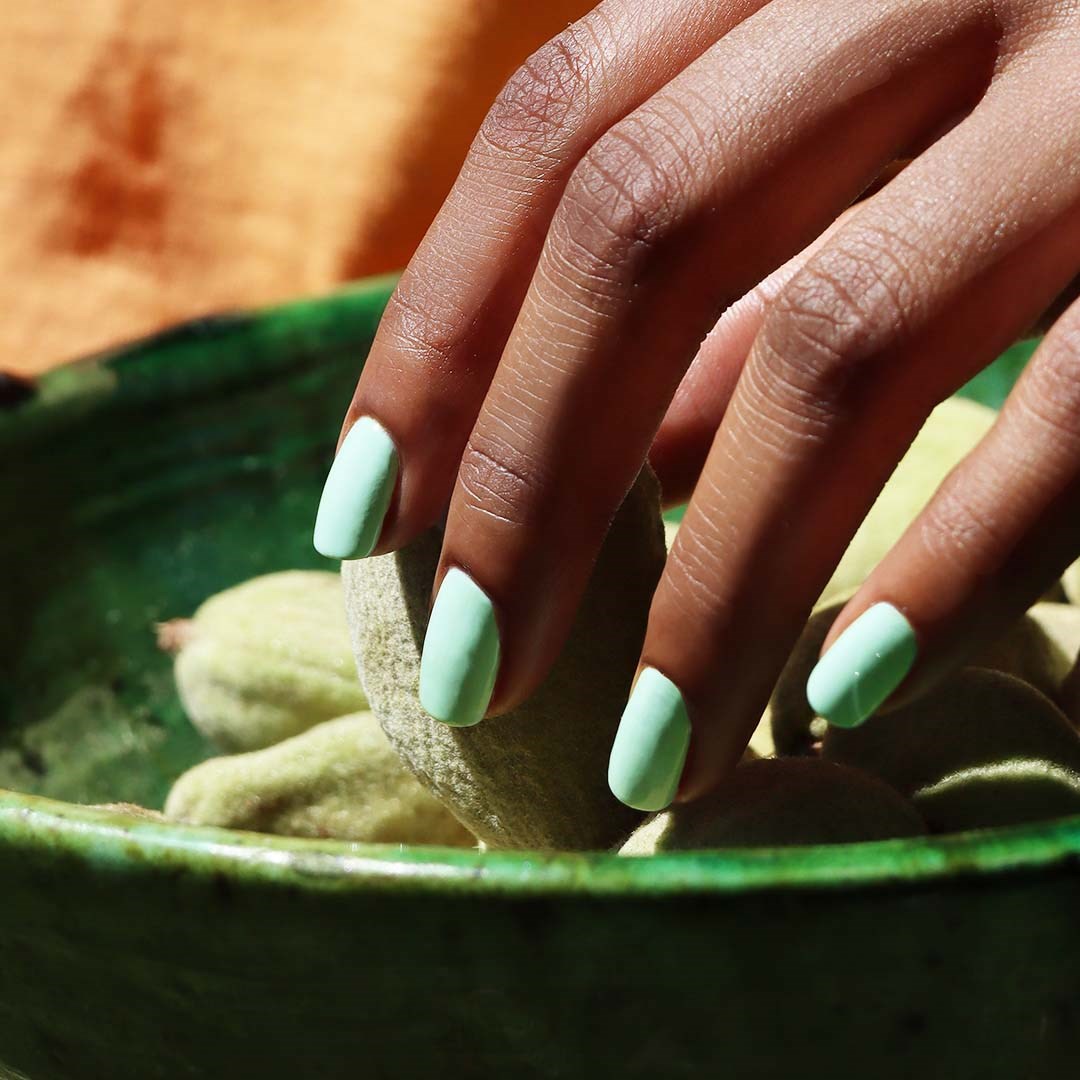 Manucurist Green Green Nail Polish 15ml - lakier do paznokci Mint (obrázok 9)