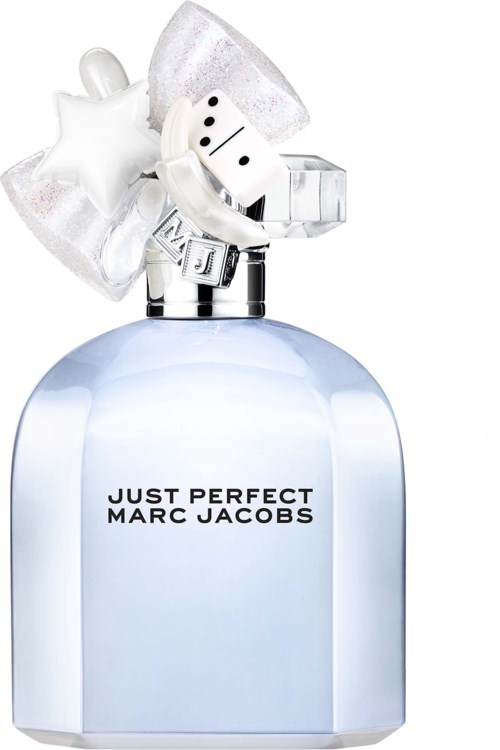 En parfymeflaske med en hvit stjerneformet lokk og lekne figurer på toppen, merket Just Perfect Marc Jacobs.