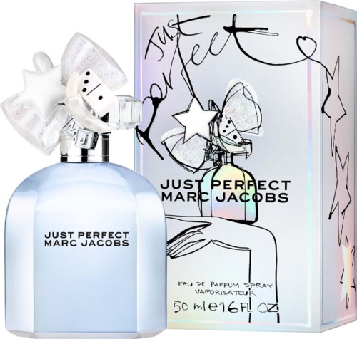 En Marc Jacobs-parfymeflaske med en stjerneformet sløyfe og en eske med håndskrevet stilkunst og tekst.