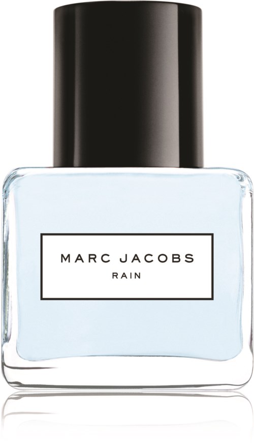 En glassflaske med Marc Jacobs Rain-parfym og svart lokk.