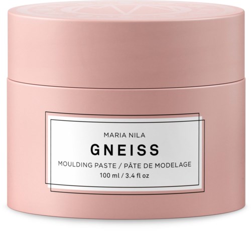En rosa krukke merket Gneiss av Maria Nila, 100 ml, brukt til hårforming.