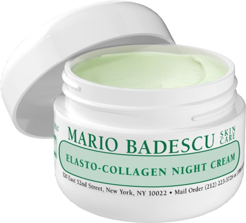 En burk med grönt nattkräm märkt "Mario Badescu Elasto-Collagen Night Cream" med öppen lock.