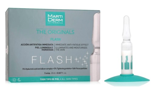 Förpackning och ampull av Marti DERM Flash serum för huden, främjar hydrering och anti-aging effekter.