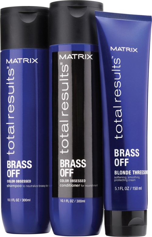 Tre hårvårdsprodukter från Matrix Total Results, för att ta bort mässingfärger för blont hår.
