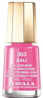 En rosa nagellackflaska med ett guldlock, märkt 'BALI 303', av Mayvla. Den innehåller nagellack.