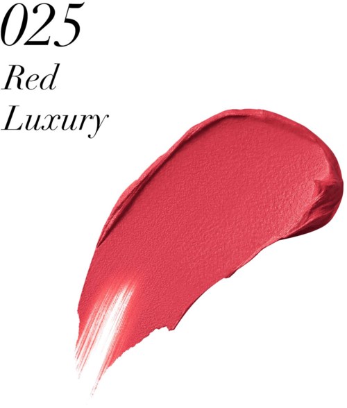 Teksten sier 025 Red Luxury med en rød leppestiftstrøk på en hvit bakgrunn.