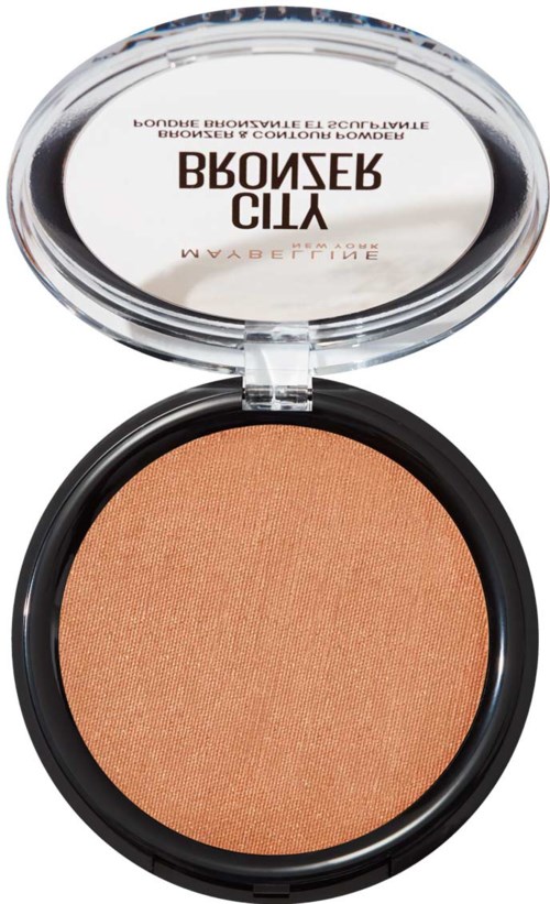 En öppen liten burk med beige makeup inuti och ett tydligt lock med text. Det ser ut som rouge eller puder.