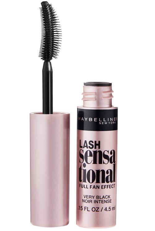 Et rosa Maybelline-maskeplaster med børsten trukket ut, merket 'Lash Sensational.'