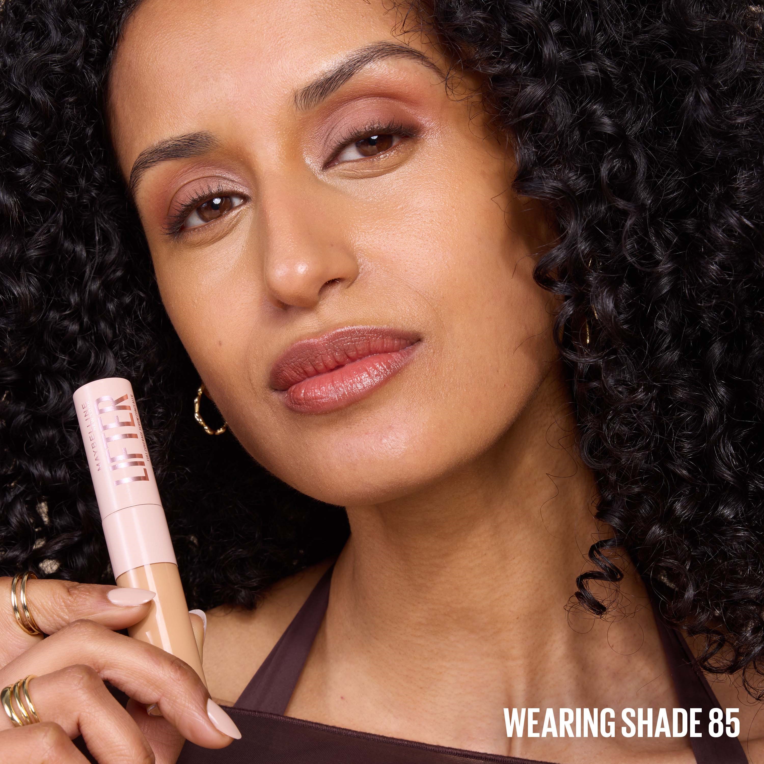 Maybelline New York Lifter Full Coverage Serum Concealer 65 (obrázok 10)