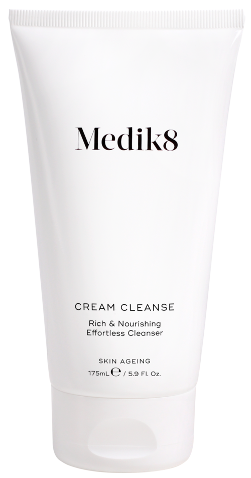En vit tub med svart text som säger Medik8 Cream Cleanse, för huden, 175 ml, rik och närande.