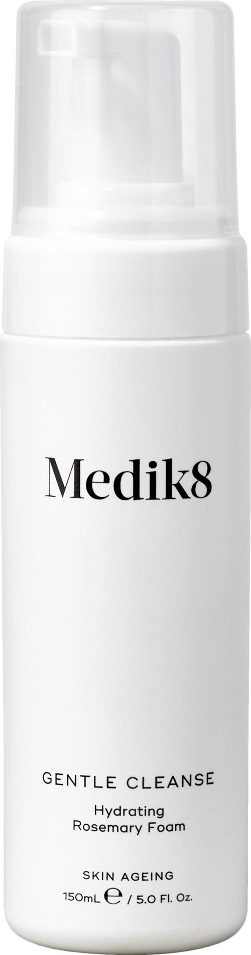 Eine weiße Flasche mit Pumpe, beschriftet Medik8, sanfte Reinigung, belebender Rosmarinschaum. Es ist 150 ml.