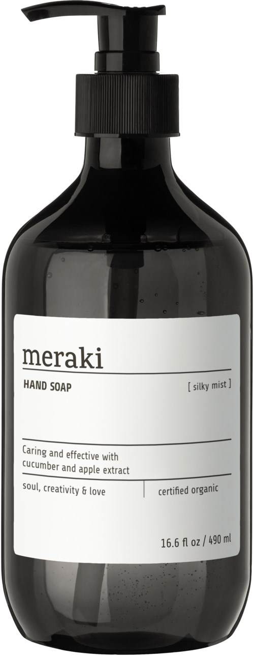 Svart pumpflaske med Meraki håndsåpe med etikett som beskriver agurk og epleekstrakt. Kompakt og enkel design.
