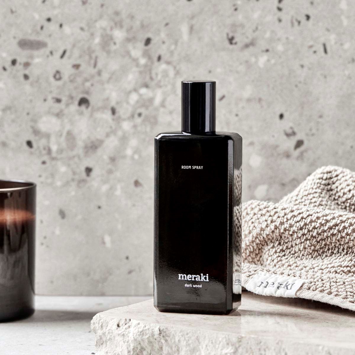 Alternativ bild 1 för Meraki Room Spray Dark Wood 100 ml
