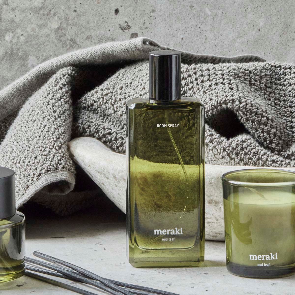 Alternativ bild 1 för Meraki Room Spray Oud Leaf 100 ml