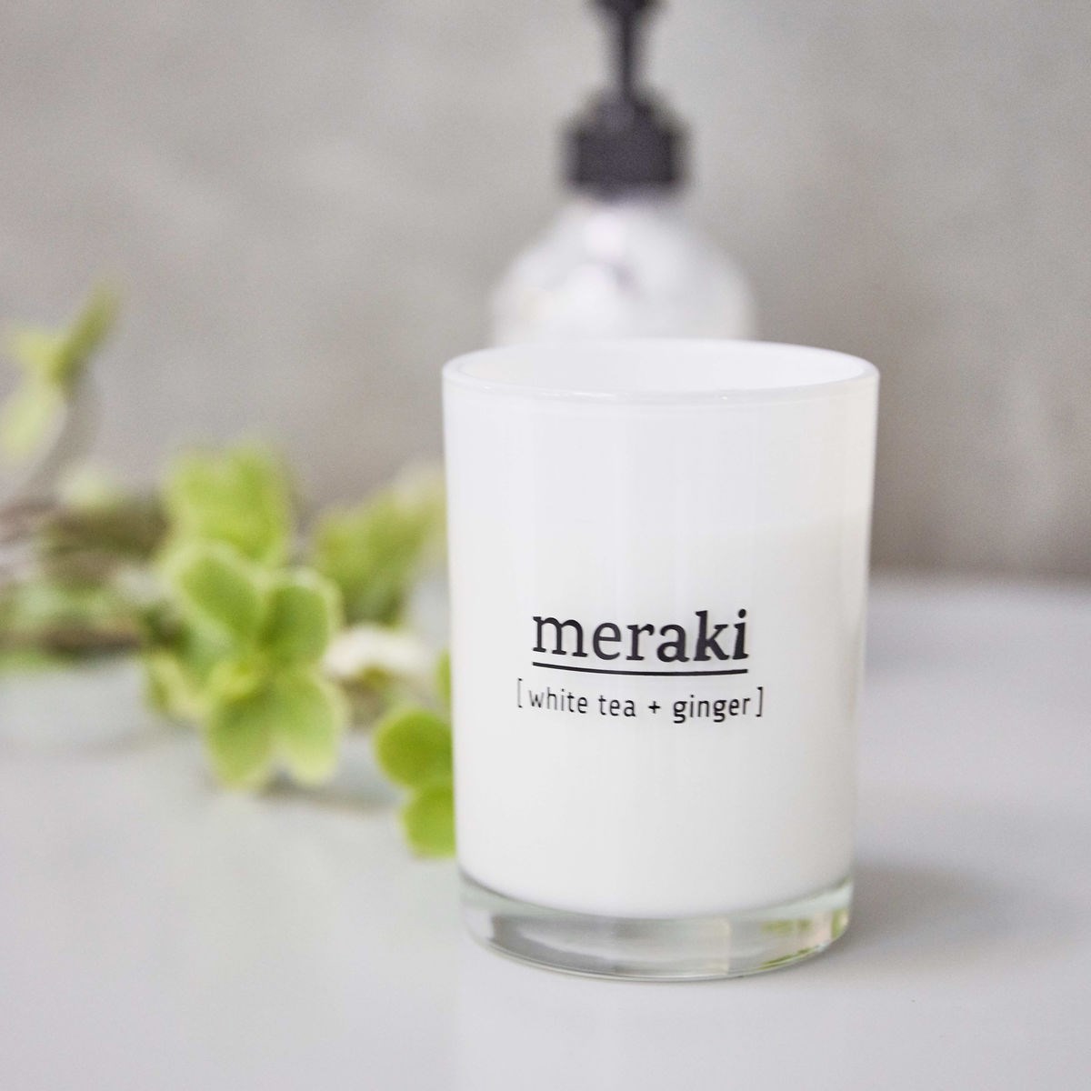 Alternativ bild 1 för Meraki White Tea & Ginger Scented Candle 660 g