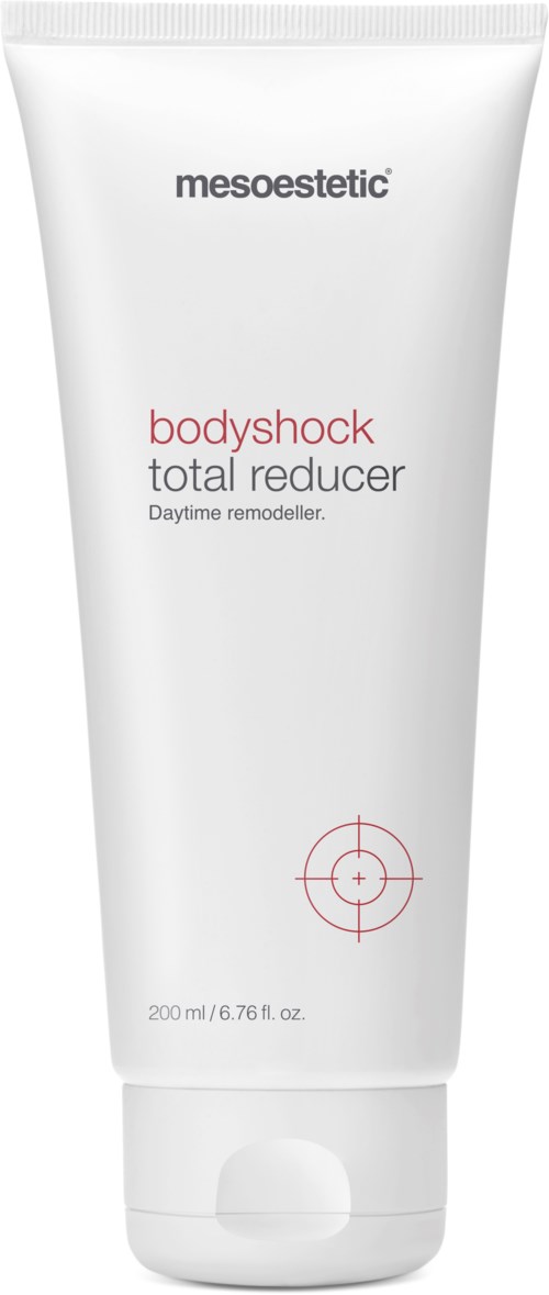 Een witte tube met de tekst 'mesoestetic bodyshock total reducer' voor overdag, met onder de tekst een klein richtingssymbool.