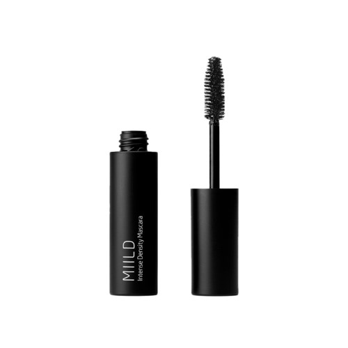 En svart mascara-rör med en borste som visar borsten, märkt "MILD" och "Intense Density Mascara."