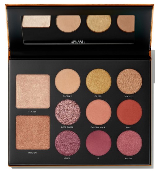 Een oogschaduwpalette met negen kleuren, inclusief roze, goud, paars en bruin.
