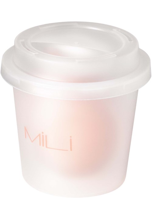 Hvidkop med låg, mærket "MiLi," muligvis til drikke eller mad. Enkel og ren design.