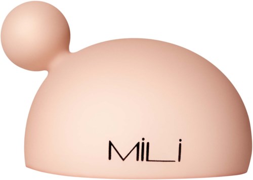 Ett beige, rundat föremål med en mindre boll till vänster, har ordet 'MiLi' skrivet på det.