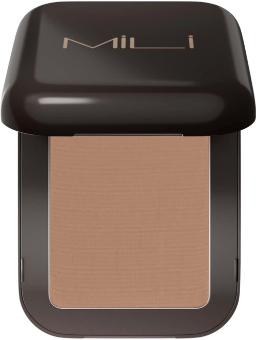 En svart makeup-kompakt med märket 'MIIL' på locket, öppet för att visa beige puder inuti.