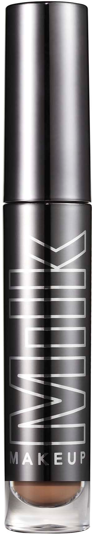 En svart flytande concealer med vitt text, märkt 'MAKE UP'. Den har ett silverlock.