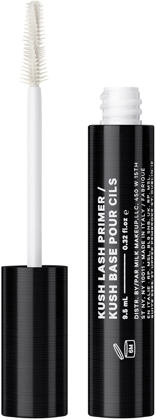 Leppepomade med hvit påføringsbørste i en svart beholder. Etiketten sier "Kush Lash Primer."