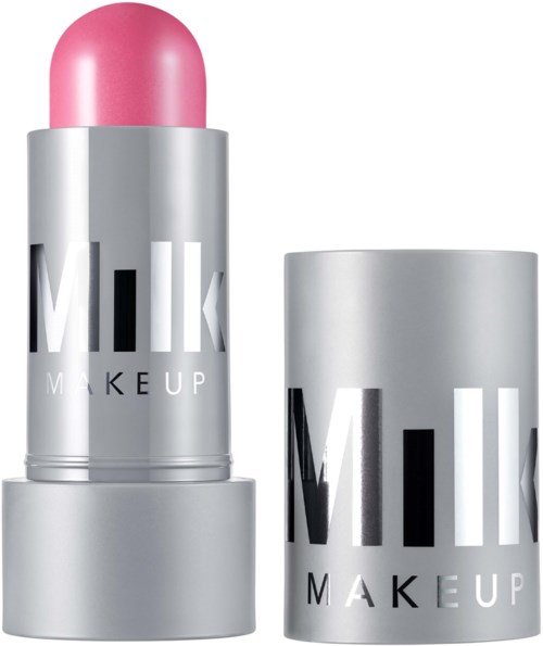 En rosa läppstift med silverfärgad förpackning märkt M.I.L.K MAKEUP, med locket borttaget och bredvid.