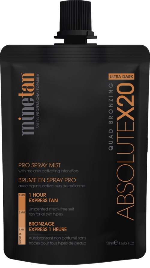 En svart fleksibel pose med oransje og grå tekst, inneholder en spray for farging og bronzing.