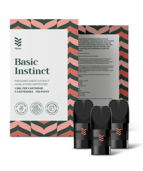 En eske med tre vaping-kapsler merket 'Basic Instinct' og symboler for ingredienser. Esken har rosa og svarte mønster.