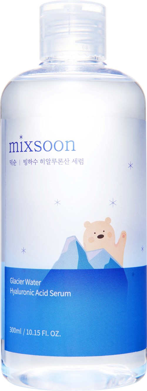 En klar flaske med en bjørn og bjergillustration, mærket som gletsjervand hyaluronsyre serum, 300 ml.