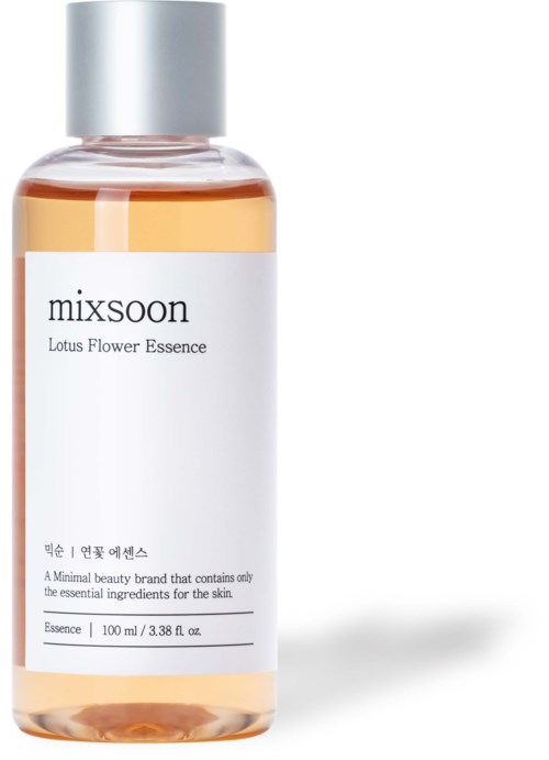 Eine klare Flasche mit silberner Kappe, beschriftet 'mixsoon Lotus Flower Essence', enthält eine blassrosa Flüssigkeit.