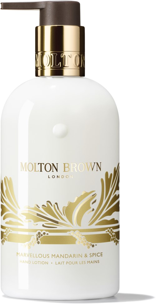Hvit lotionflaske med gulldetaljer, pumpe og blomsterdesign. Merket er Molton Brown, London.