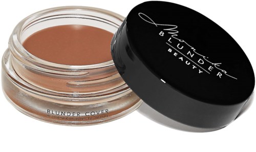 A container of Mac Studio Fix foundation with a black lid, labeled 'Blunder Cover'.