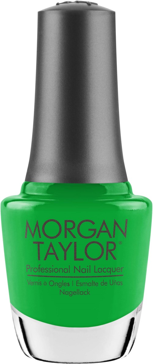 Jasnozielona butelka lakieru do paznokci z srebrnym zakrętką i logo Morgan Taylor na przodzie.