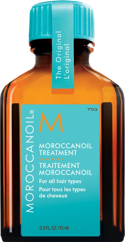Een klein oranje flesje met een blauwe dop en etiket, genaamd Moroccanoil Treatment voor alle haartypes.