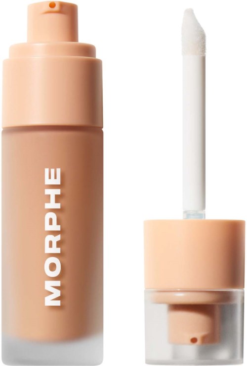 En beige concealerflaska med en vit applikator. Etiketten på flaskan säger Morphe.